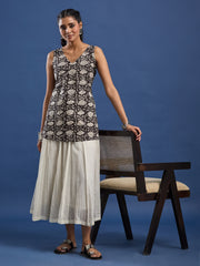 Women Black & White Floral Hand Block Print Pure Cotton Short Kurti- BPKU002