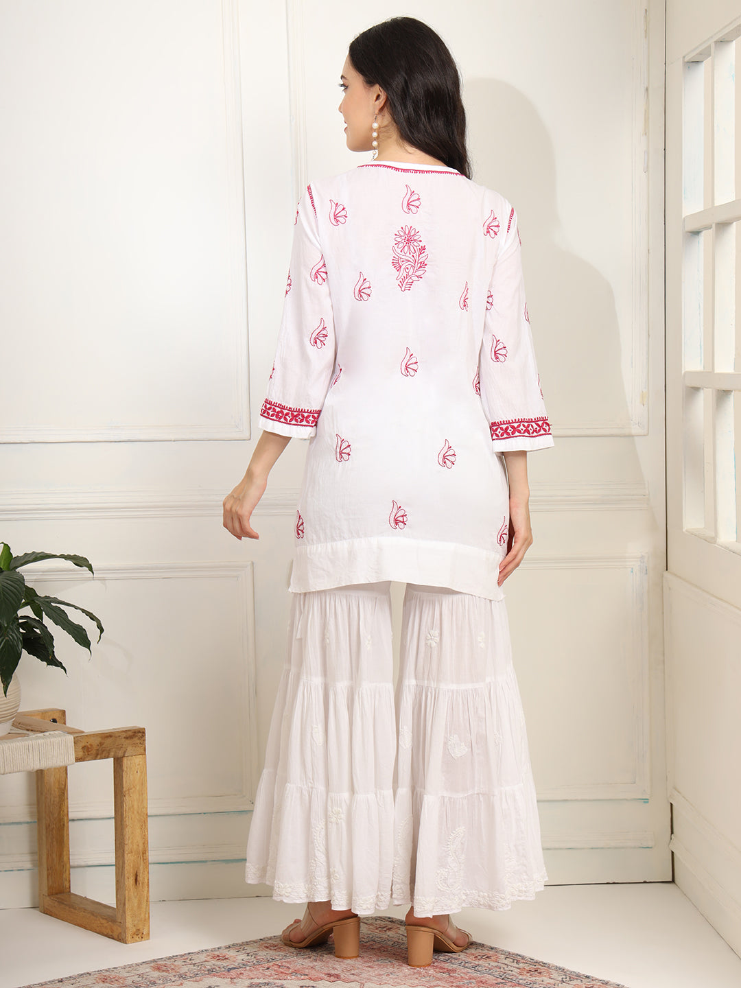 White cotton Kurta with Pink Thread Embroidery - Sufiza Lifestyle
