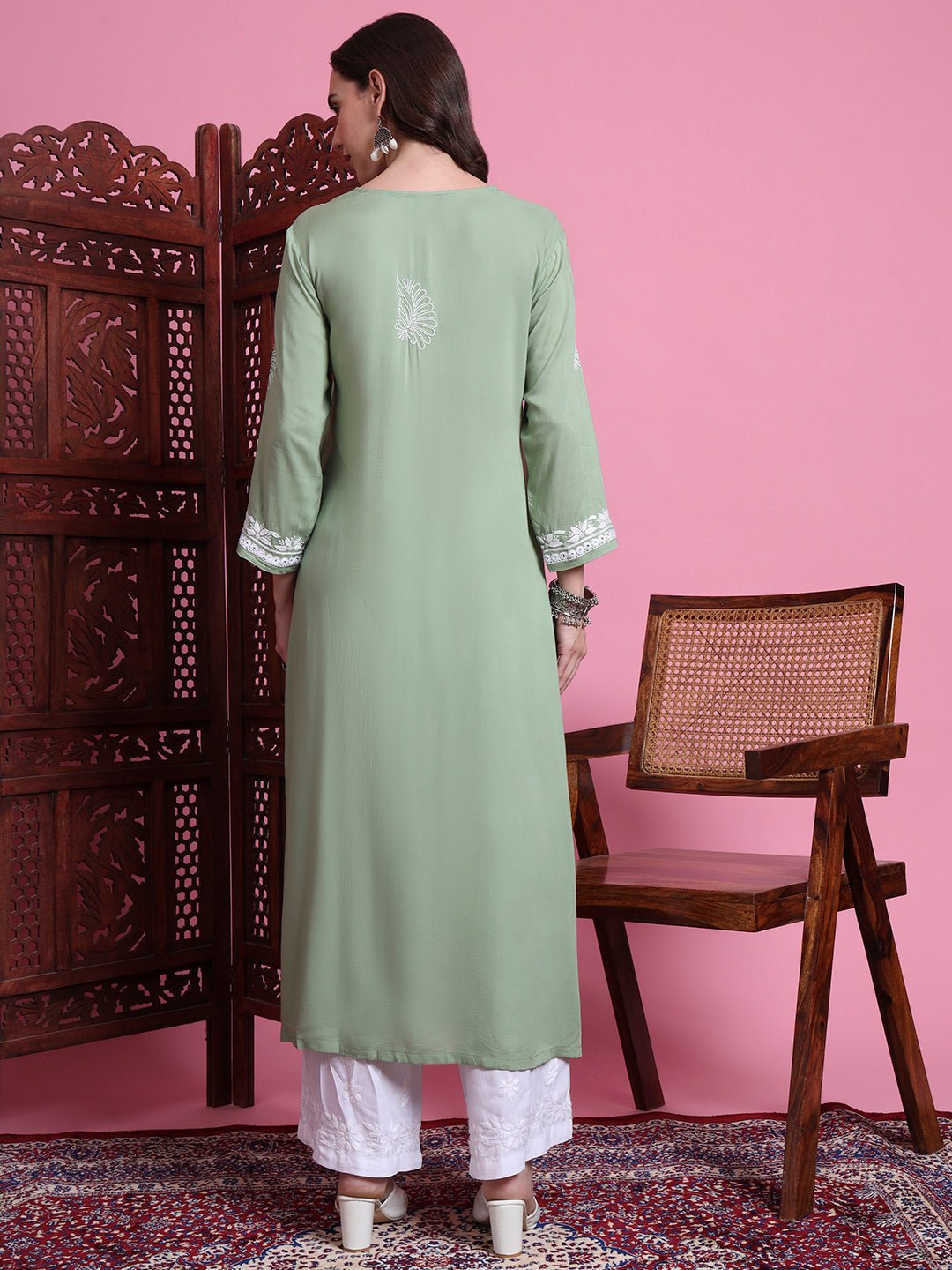 Lucknawi chikankari kurta