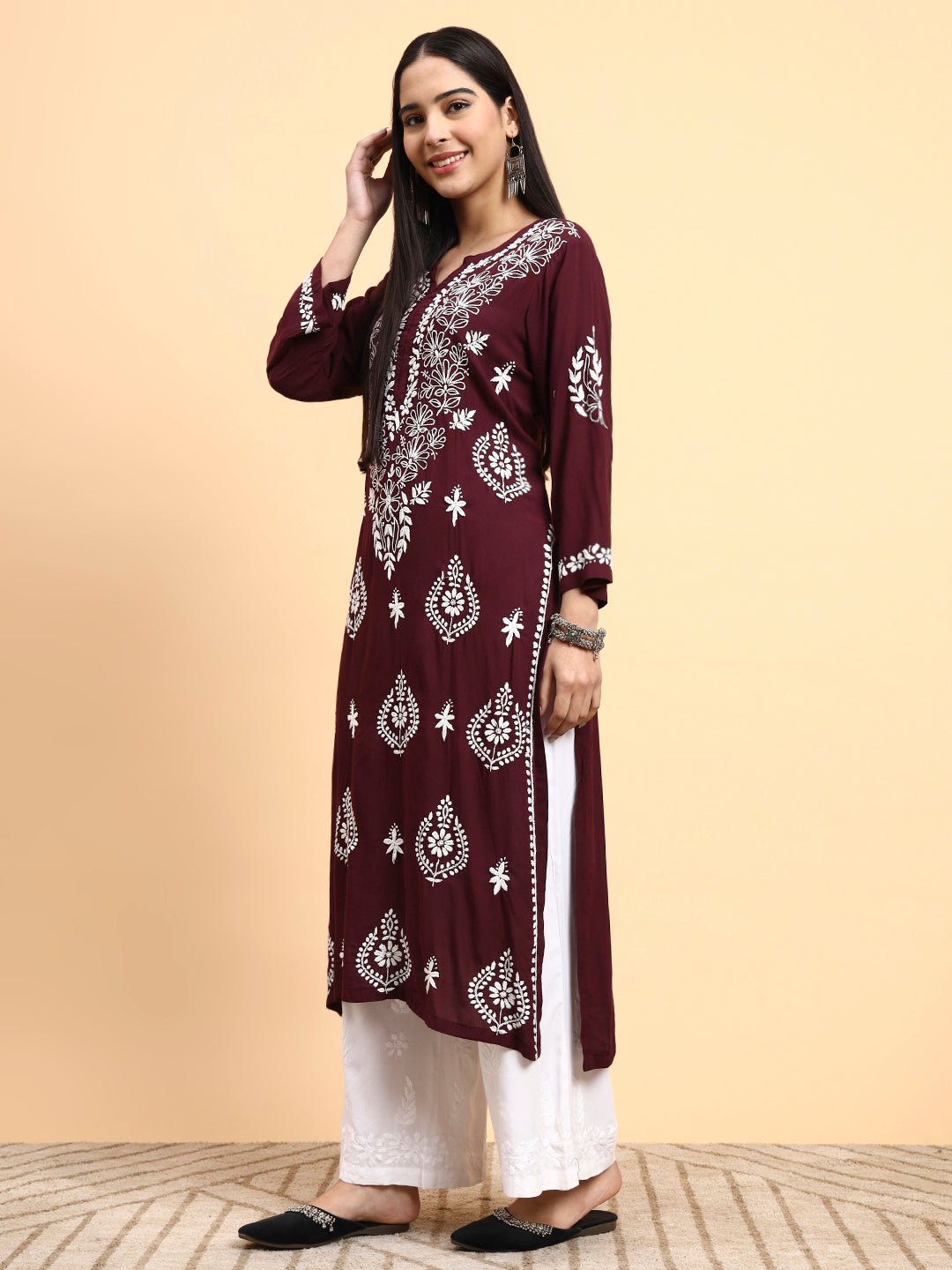 Lucknawi Women chikankari kurta